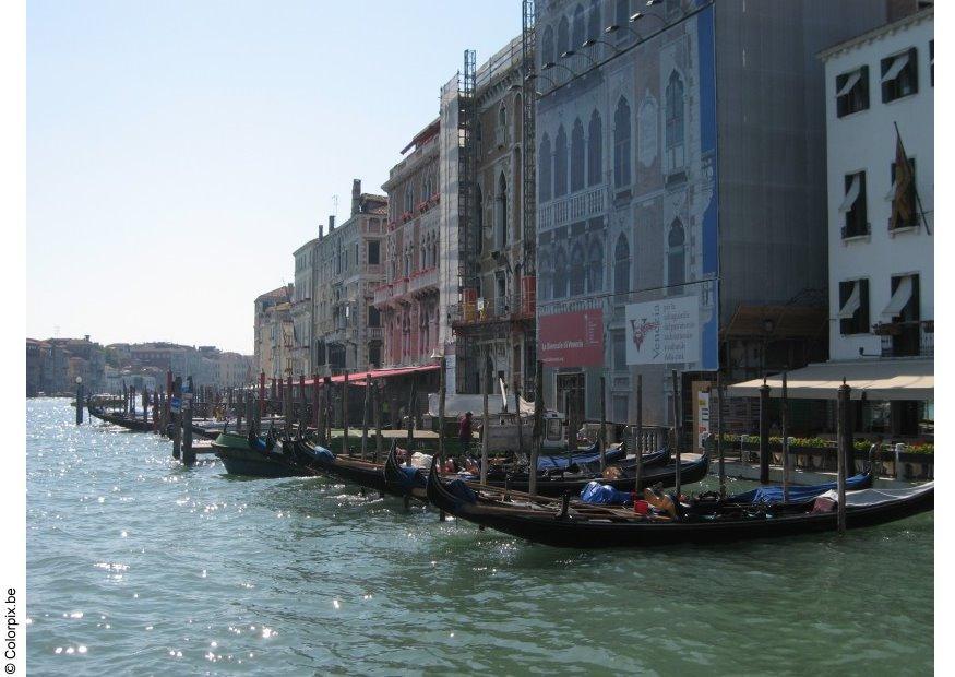 Foto gondola sul canal grande