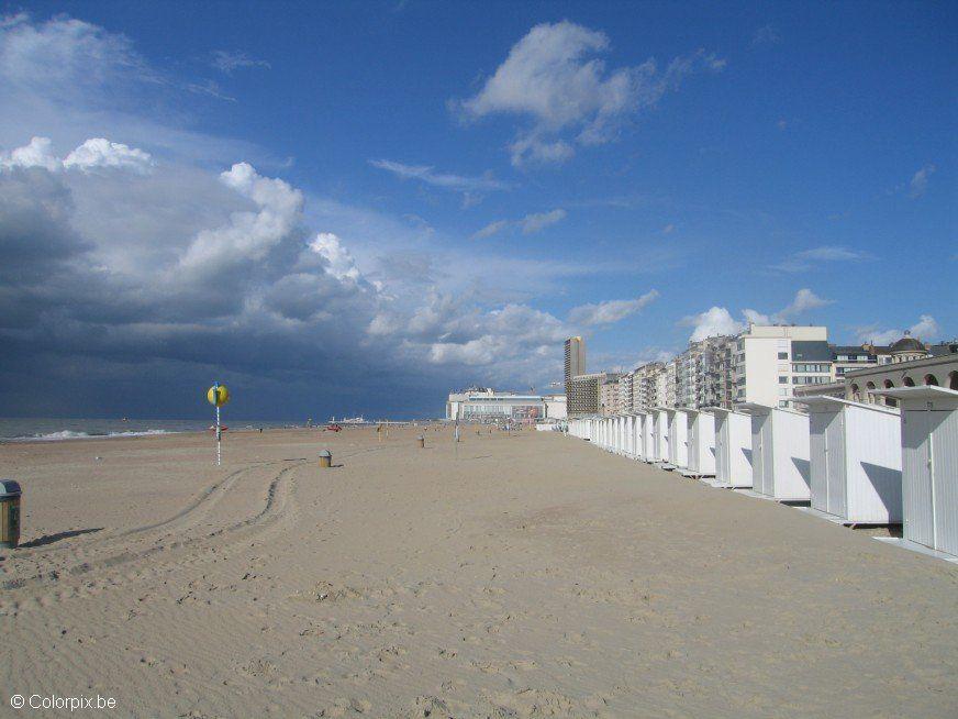 Foto spiaggia con cabine