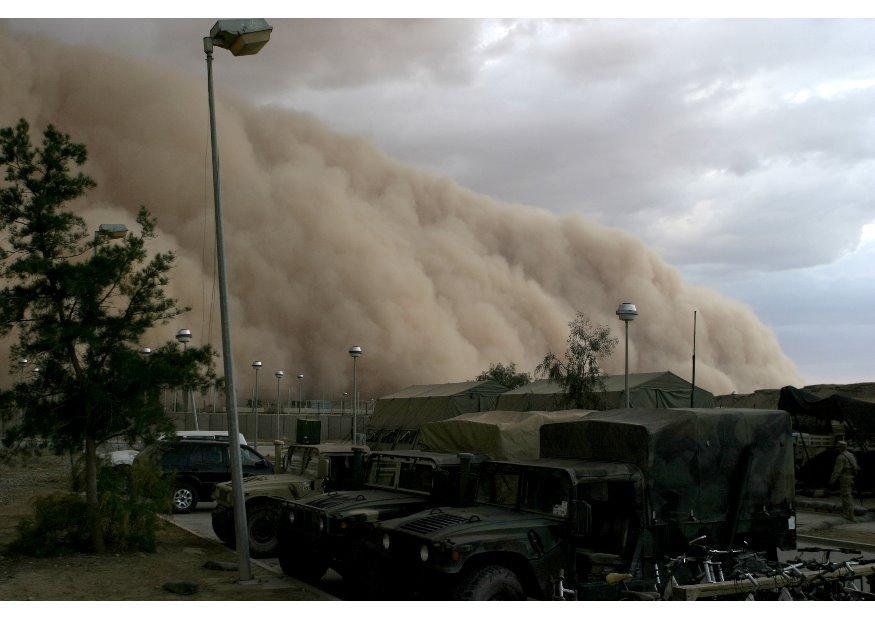 Foto tempesta di sabbia