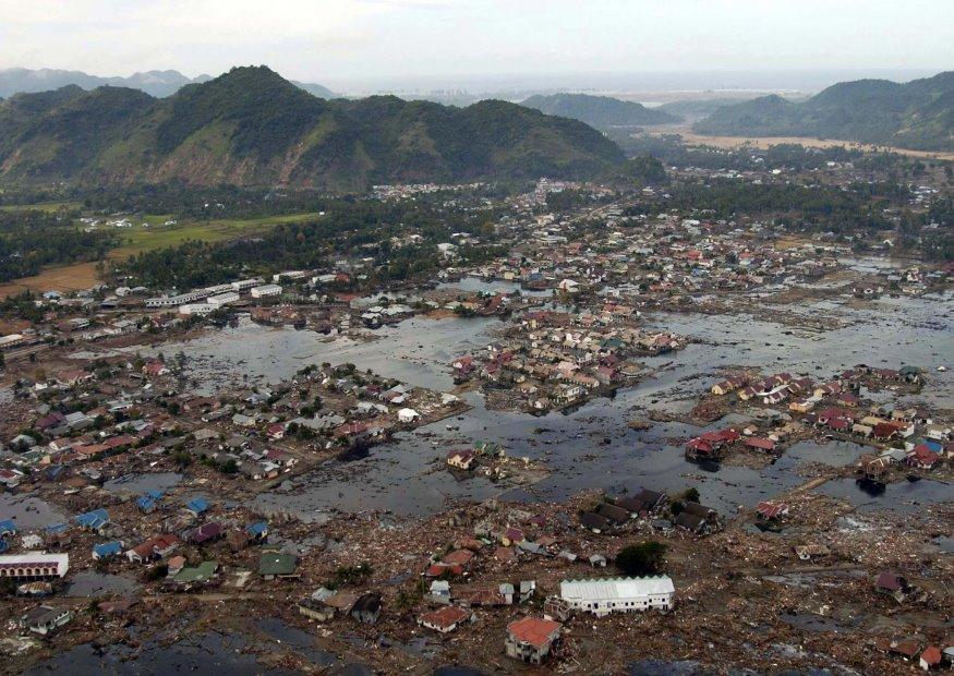 Foto villaggio dopo lo tsunami